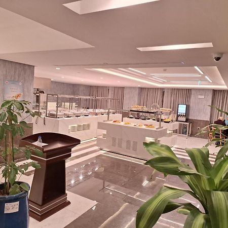 Maden Alrawda Hotel Medina Exterior foto The lounge at the airport