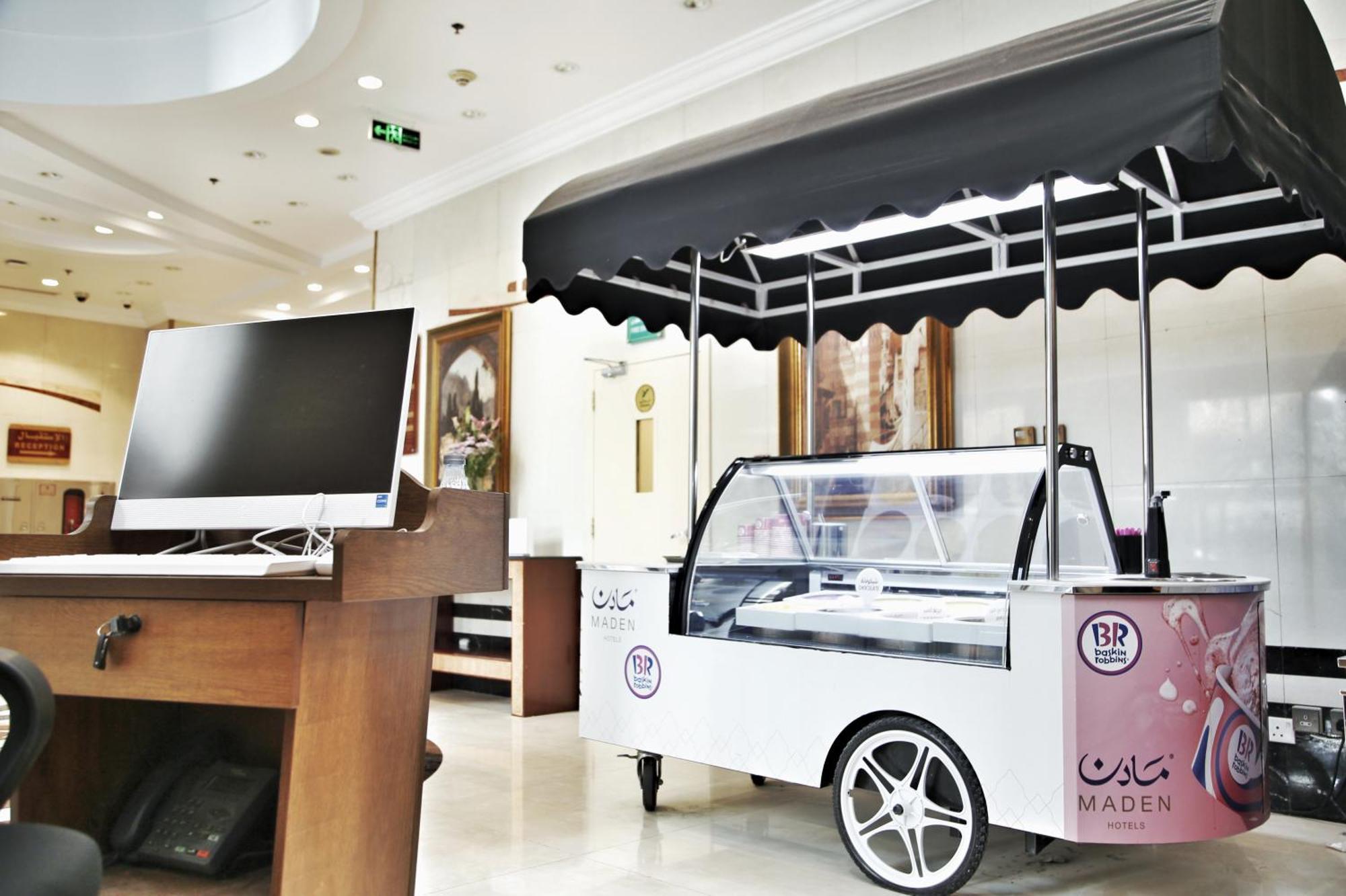 Maden Alrawda Hotel Medina Exterior foto A Baskin Robbins cart in Dubai