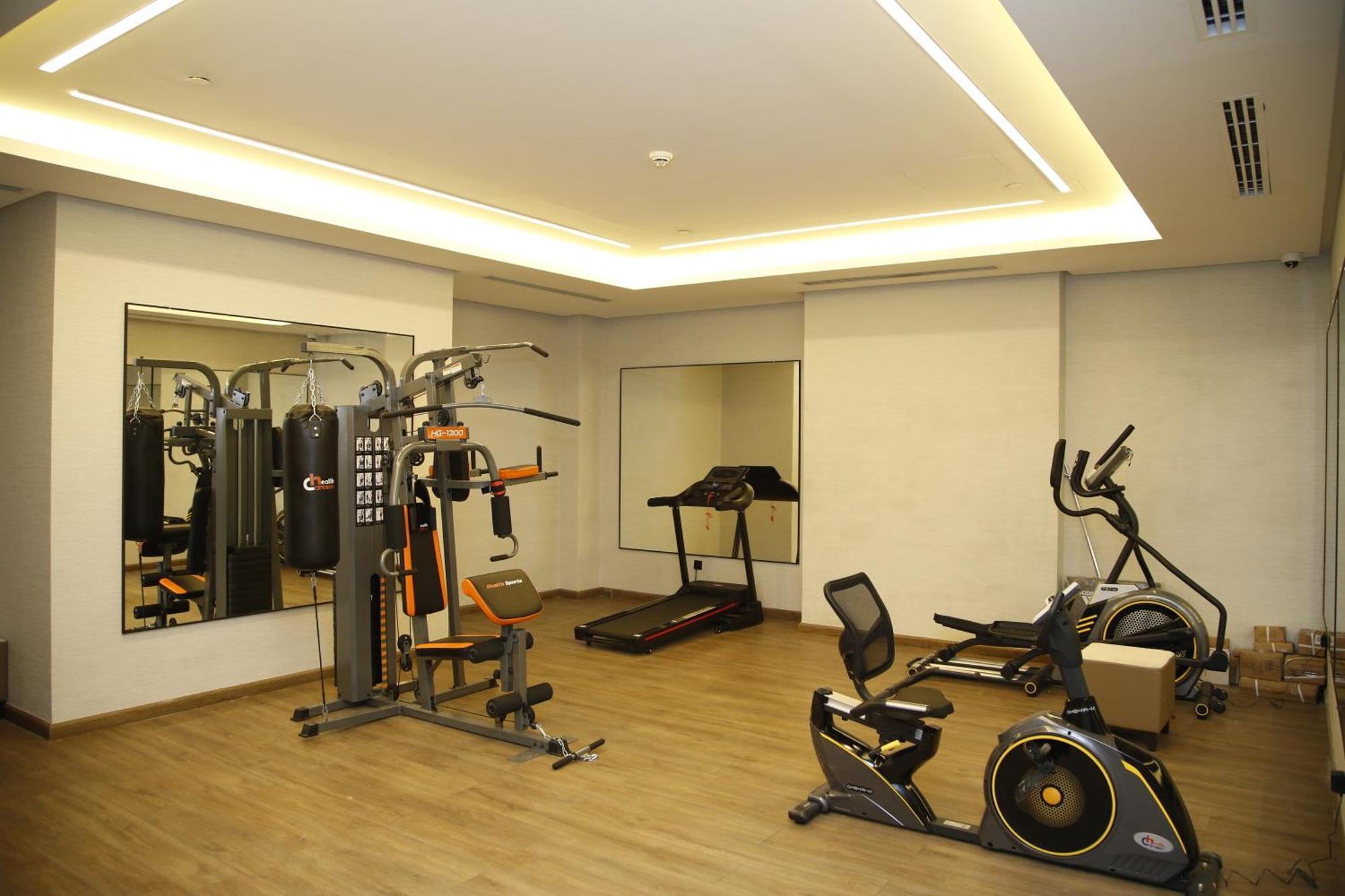 Maden Alrawda Hotel Medina Exterior foto The gym at the hotel