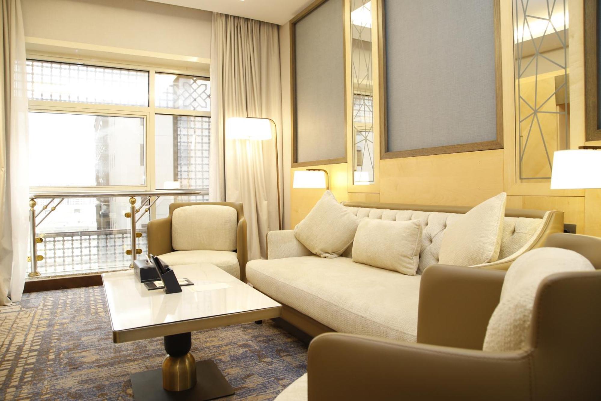 Maden Alrawda Hotel Medina Exterior foto A suite at the hotel